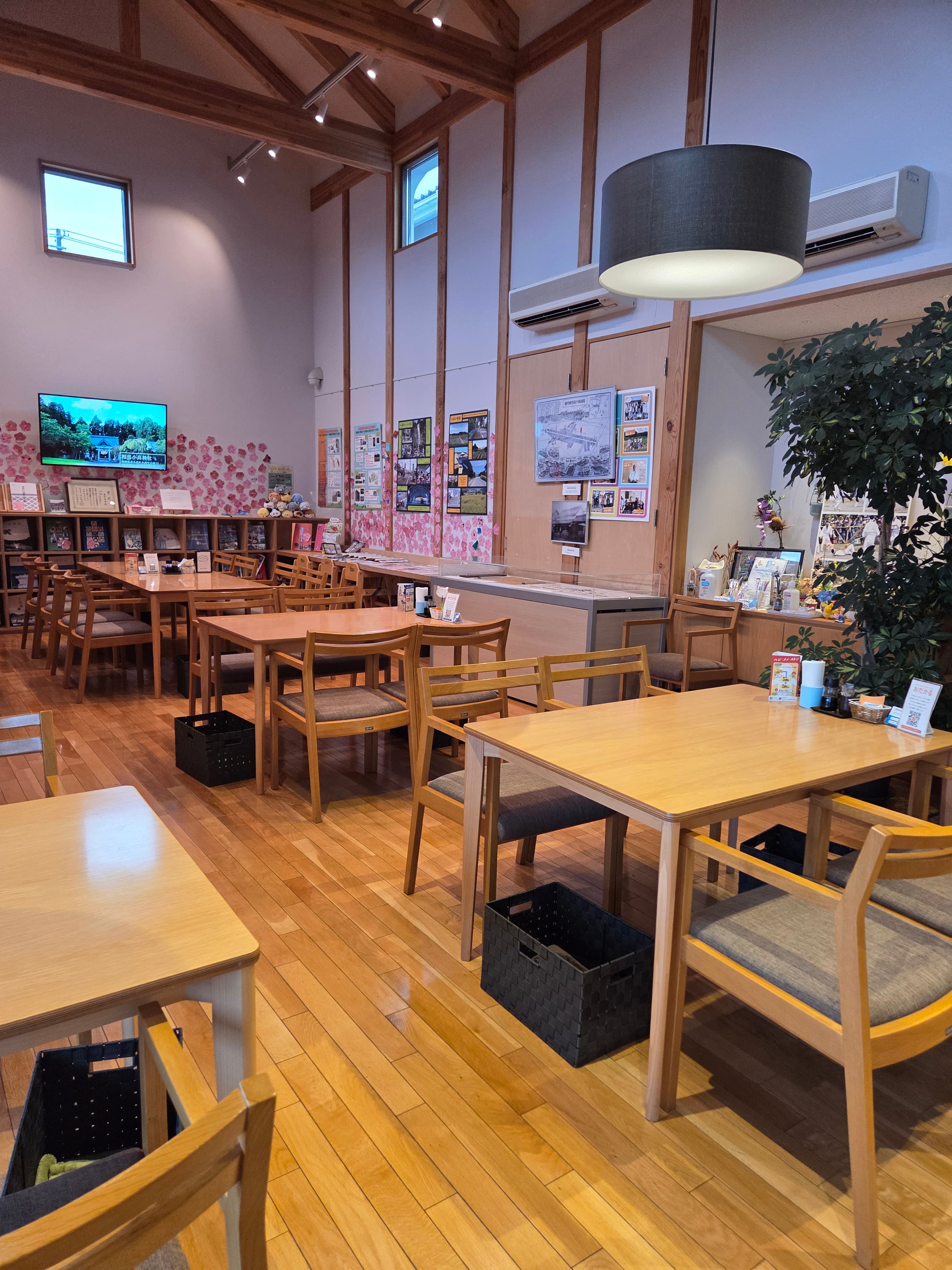 故郷喫茶 Caf'e カミツレの店内・スタッフ