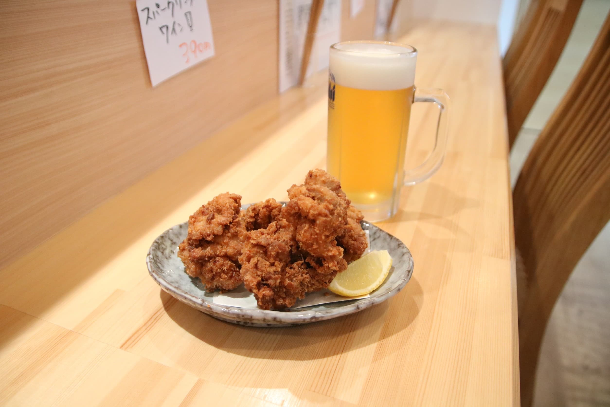 おむすび えんの唐揚げと生ビール
