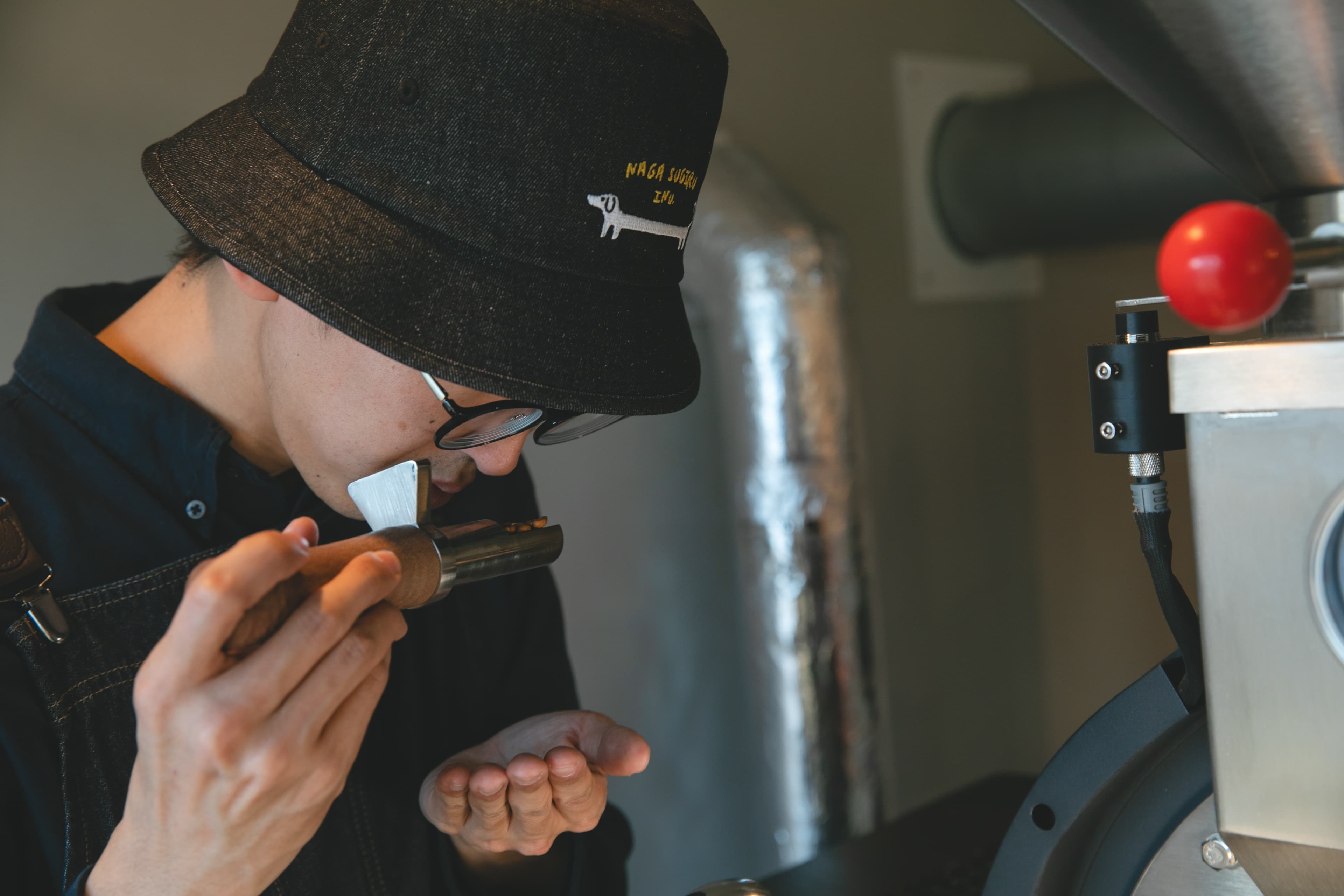open roastery Alu.の焙煎具合の確認